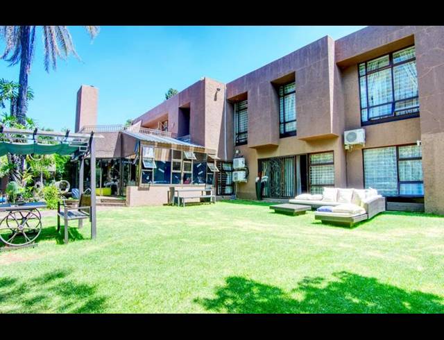 5 BEDROOM HOUSE FOR SALE IN VICTORY PARK